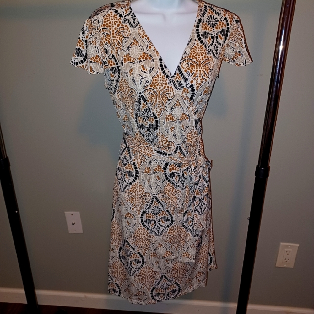 Tahari wrap dress size 6